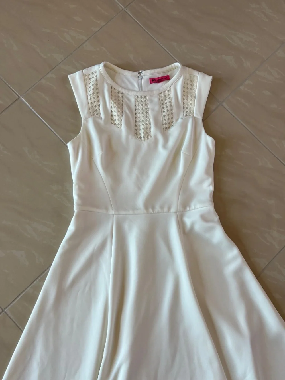 Lot of 4 Women's Midi Dresses Size M & 8 Tahari Elie Tahari Betsey Johnson - Picture 11 of 14